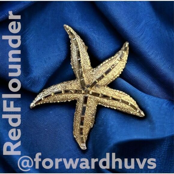 Elegant Gold Tone Starfish Brooch with Matte Finish and Shiny Highlights - Picture 1 of 10